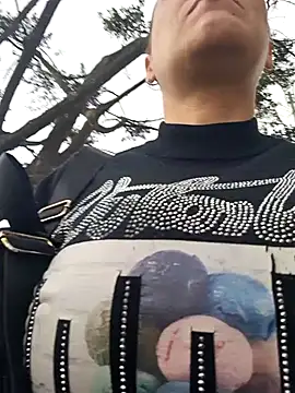 Snapshot of Zaralu_ chatting on 01/30/25, 08:42 Zaralu online show from 01/30/25, 08:42