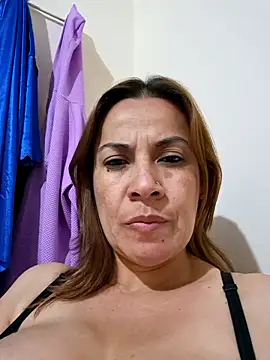 Snapshot of Zaralu_ chatting on 02/27/25, 11:59 Zaralu online show from 02/27/25, 11:59