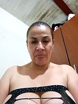 Snapshot of Zaralu_ chatting on 09/12/25, 11:37 Zaralu online show from 09/12/25, 11:37