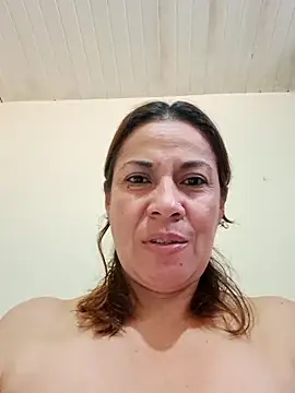 Snapshot of Zaralu_ chatting on 11/09/25, 06:17 Zaralu online show from 11/09/25, 06:17