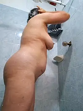 Snapshot of Zaralu_ chatting on 12/04/25, 12:58 Zaralu online show from 12/04/25, 12:58