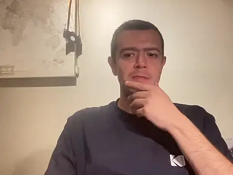 Snapshot of OtterAdonis21 chatting on 04/05/26, 03:47 OtterAdonis21 online show from 04/05/26, 03:47