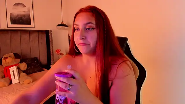 Snapshot of Alaia_Cute chatting on 01/08/25, 06:31 Alaia Cute online show from 01/08/25, 06:31