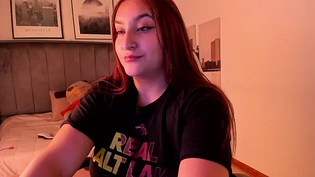 Snapshot of Alaia_Cute chatting on 01/09/25, 05:02 Alaia Cute online show from 01/09/25, 05:02