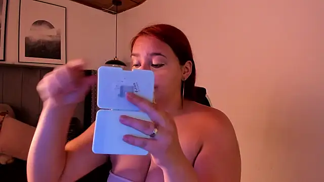 Snapshot of Alaia_Cute chatting on 01/11/25, 02:41 Alaia Cute online show from 01/11/25, 02:41