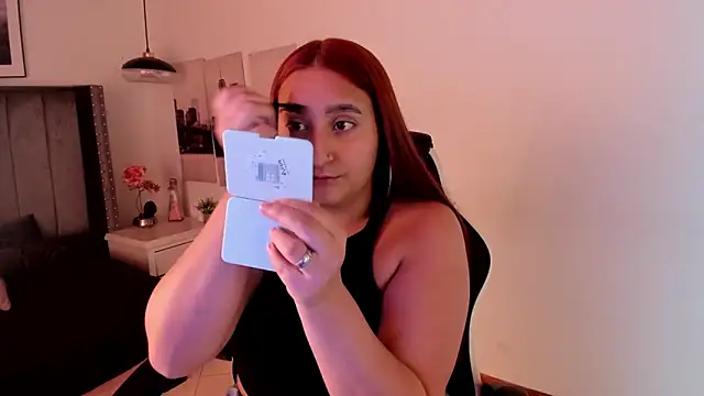 Snapshot of Alaia_Cute chatting on 01/14/25, 01:38 Alaia Cute online show from 01/14/25, 01:38