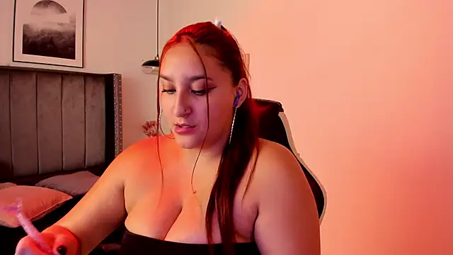 Snapshot of Alaia_Cute chatting on 02/04/25, 09:38 Alaia Cute online show from 02/04/25, 09:38