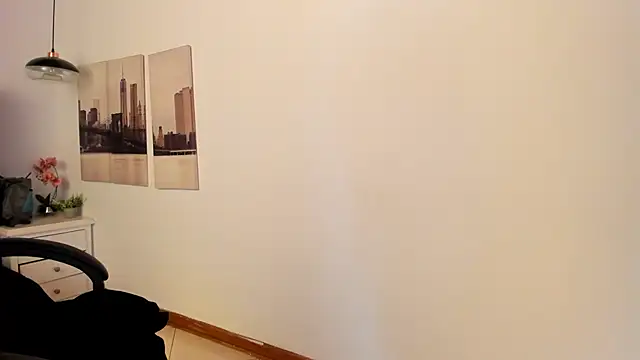 Snapshot of Alaia_Cute chatting on 03/11/25, 02:43 Alaia Cute online show from 03/11/25, 02:43