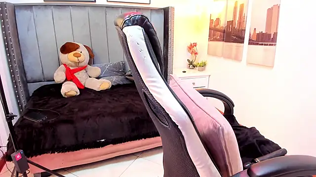 Snapshot of Alaia_Cute chatting on 03/11/25, 08:52 Alaia Cute online show from 03/11/25, 08:52