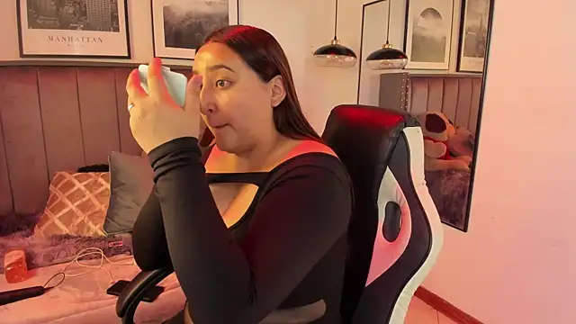 Snapshot of Alaia_Cute chatting on 09/20/25, 04:02 Alaia Cute online show from 09/20/25, 04:02