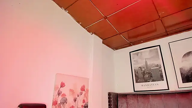 Snapshot of Alaia_Cute chatting on 11/18/25, 02:50 Alaia Cute online show from 11/18/25, 02:50