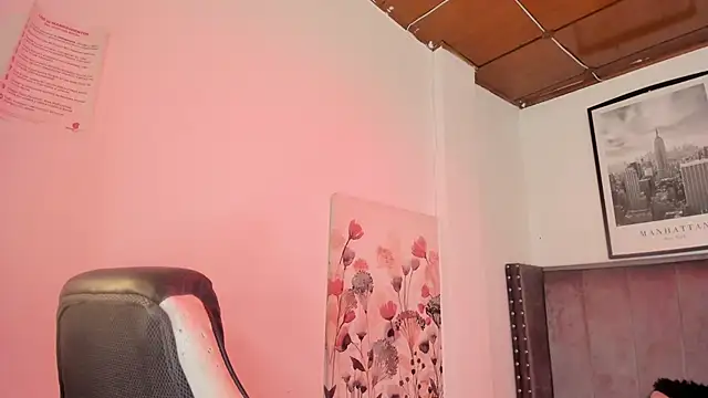 Snapshot of Alaia_Cute chatting on 11/26/25, 03:18 Alaia Cute online show from 11/26/25, 03:18