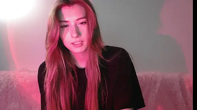 ErikaShyy online show from 12/30/24, 04:51