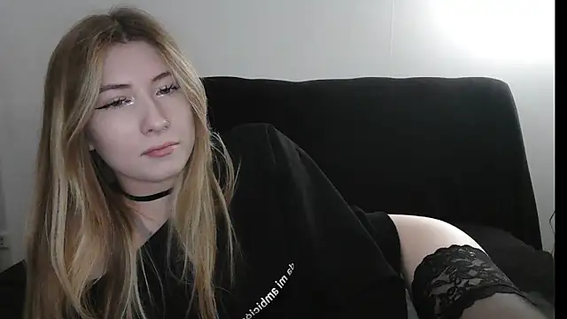 ErikaShyy online show from 03/30/26, 12:06