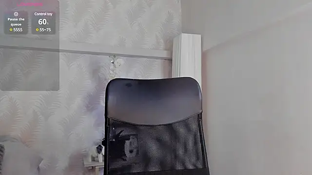 Snapshot of CyntiaAdams chatting on 01/10/25, 11:39 CyntiaAdams online show from 01/10/25, 11:39