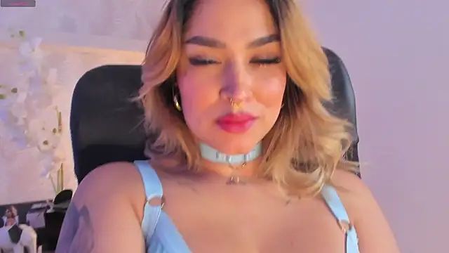 Snapshot of CyntiaAdams chatting on 01/30/25, 09:14 CyntiaAdams online show from 01/30/25, 09:14