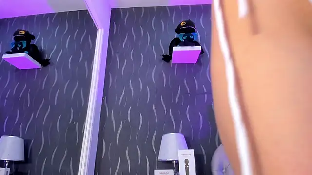 LiaFlowers online show from 01/31/25, 04:25