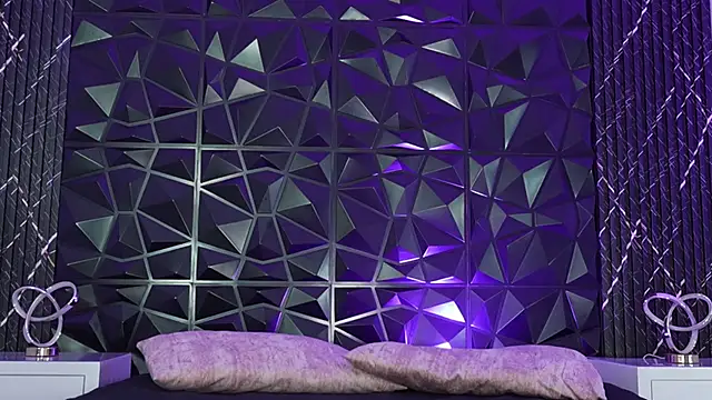 LiaFlowers online show from 12/22/25, 12:57