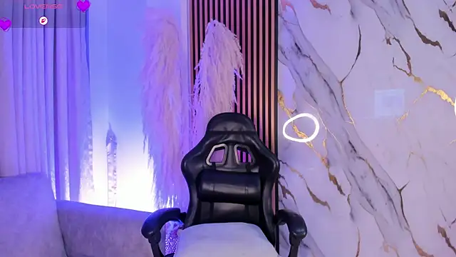 LiaFlowers online show from 04/21/26, 12:34