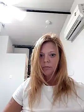 Snapshot of I_am_HER318 chatting on 10/06/25, 01:47 I am HER318 online show from 10/06/25, 01:47