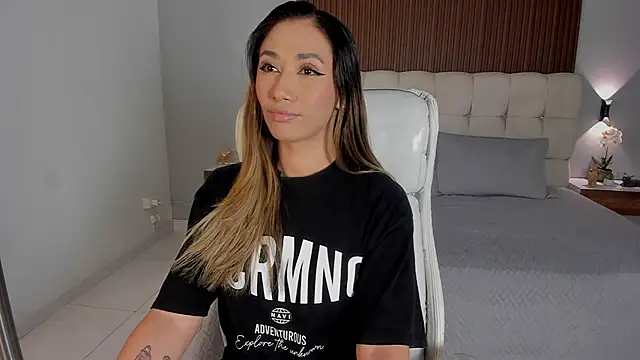 Emma23   online show from 02/19/26, 06:31