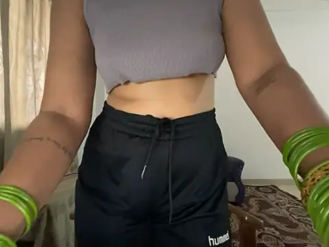 Snapshot of MaYaa__11 chatting on 01/14/25, 12:14 MaYaa 11 online show from 01/14/25, 12:14