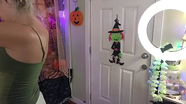 cunty tranny lydia online show from 10/11/25, 04:22