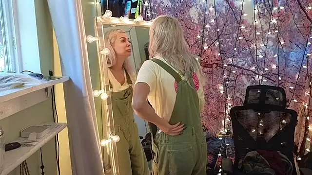 cunty tranny lydia online show from 05/03/26, 08:04