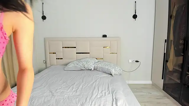 Lola Peach online show from 02/25/26, 05:17