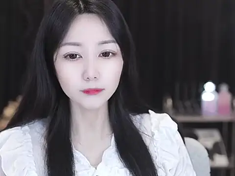 Nuyoah-77 online show from 03/19/26, 07:01