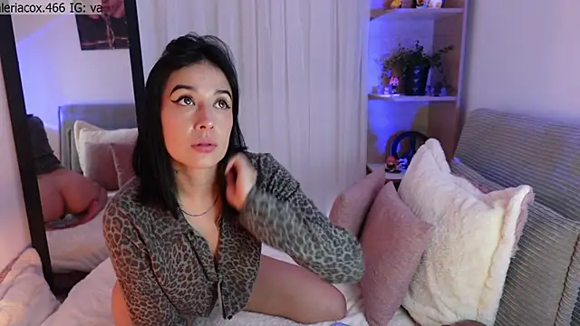 ValeriaCox online show from 11/15/25, 09:00