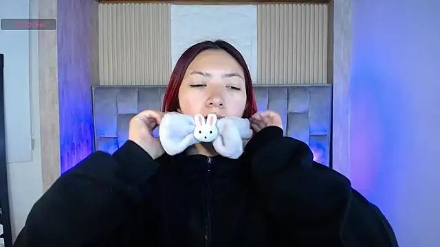 Mia Rinn online show from 10/10/25, 01:21