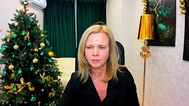 Snapshot of AgathaKlouin chatting on 12/28/24, 07:22 AgathaKlouin online show from 12/28/24, 07:22