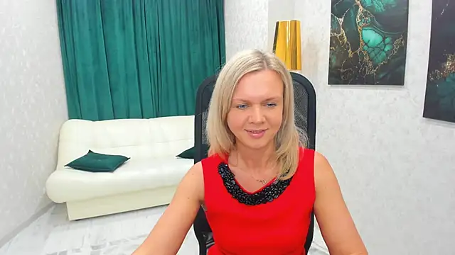 Snapshot of AgathaKlouin chatting on 02/02/25, 07:09 AgathaKlouin online show from 02/02/25, 07:09