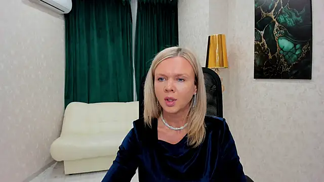 Snapshot of AgathaKlouin chatting on 02/18/25, 07:30 AgathaKlouin online show from 02/18/25, 07:30