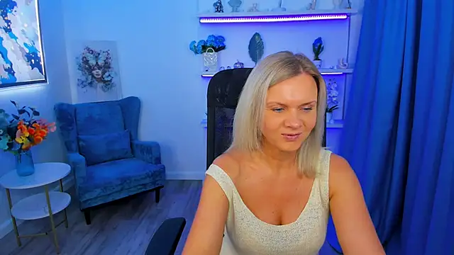 Snapshot of AgathaKlouin chatting on 11/08/25, 07:45 AgathaKlouin online show from 11/08/25, 07:45