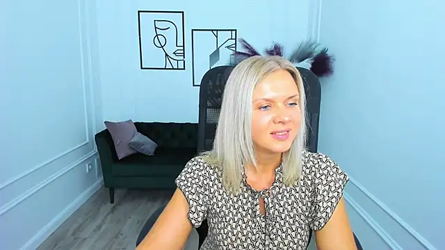 Snapshot of AgathaKlouin chatting on 11/09/25, 07:45 AgathaKlouin online show from 11/09/25, 07:45