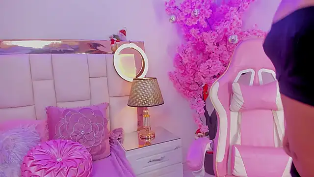 Mia Jansen online show from 12/15/24, 12:40