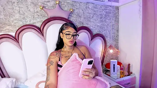 Mia Jansen online show from 04/07/26, 01:33