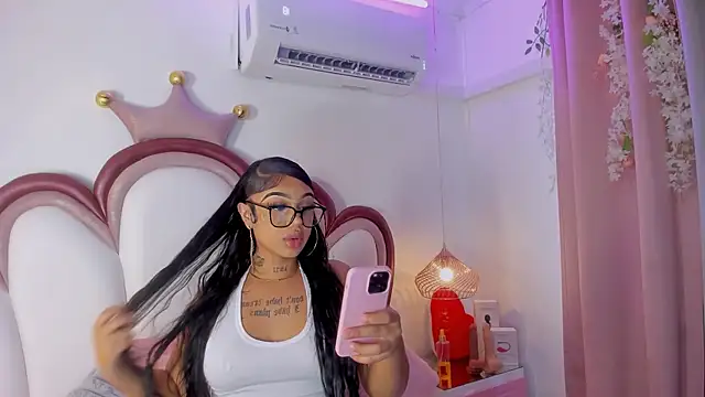 Mia Jansen online show from 05/11/26, 01:39