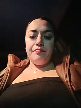 Snapshot of Lesly_10- chatting on 05/13/26, 11:44 Lesly 10- online show from 05/13/26, 11:44