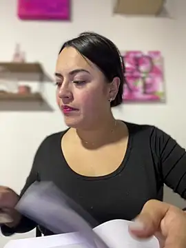 Snapshot of Lesly_10- chatting on 06/10/26, 02:23 Lesly 10- online show from 06/10/26, 02:23