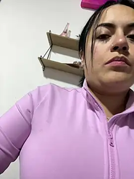 Snapshot of Lesly_10- chatting on 07/27/26, 11:23 Lesly 10- online show from 07/27/26, 11:23
