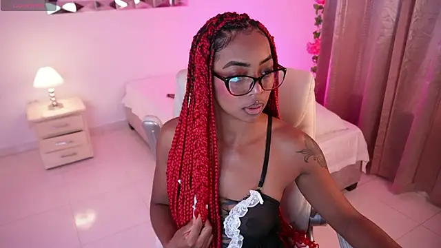 Alondrasparrow2 online show from 01/28/25, 08:36