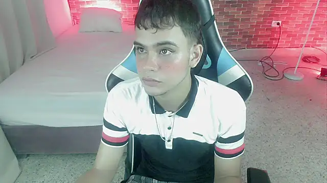 zacariasss  online show from 09/20/25, 07:31