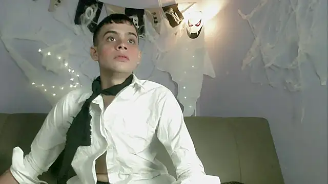 zacariasss  online show from 10/26/25, 03:45