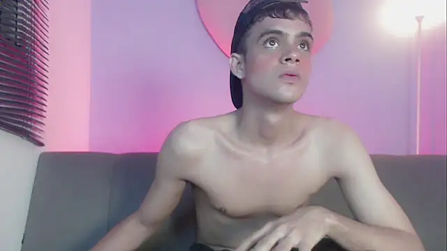 zacariasss  online show from 11/18/25, 05:56