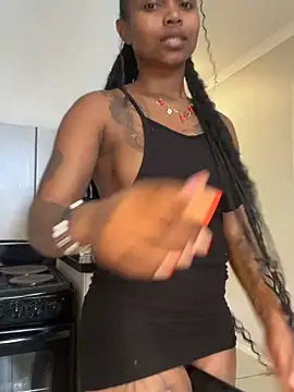 Snapshot of InkLady444 chatting on 11/02/25, 08:39 InkLady444 online show from 11/02/25, 08:39