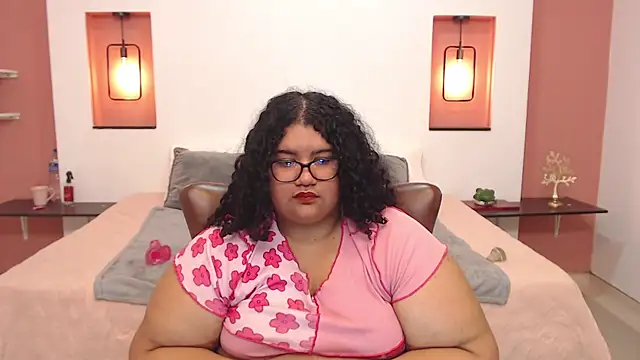 Miley Collins online show from 12/12/24, 02:15