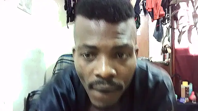 yezz3011 online show from 12/21/25, 06:26